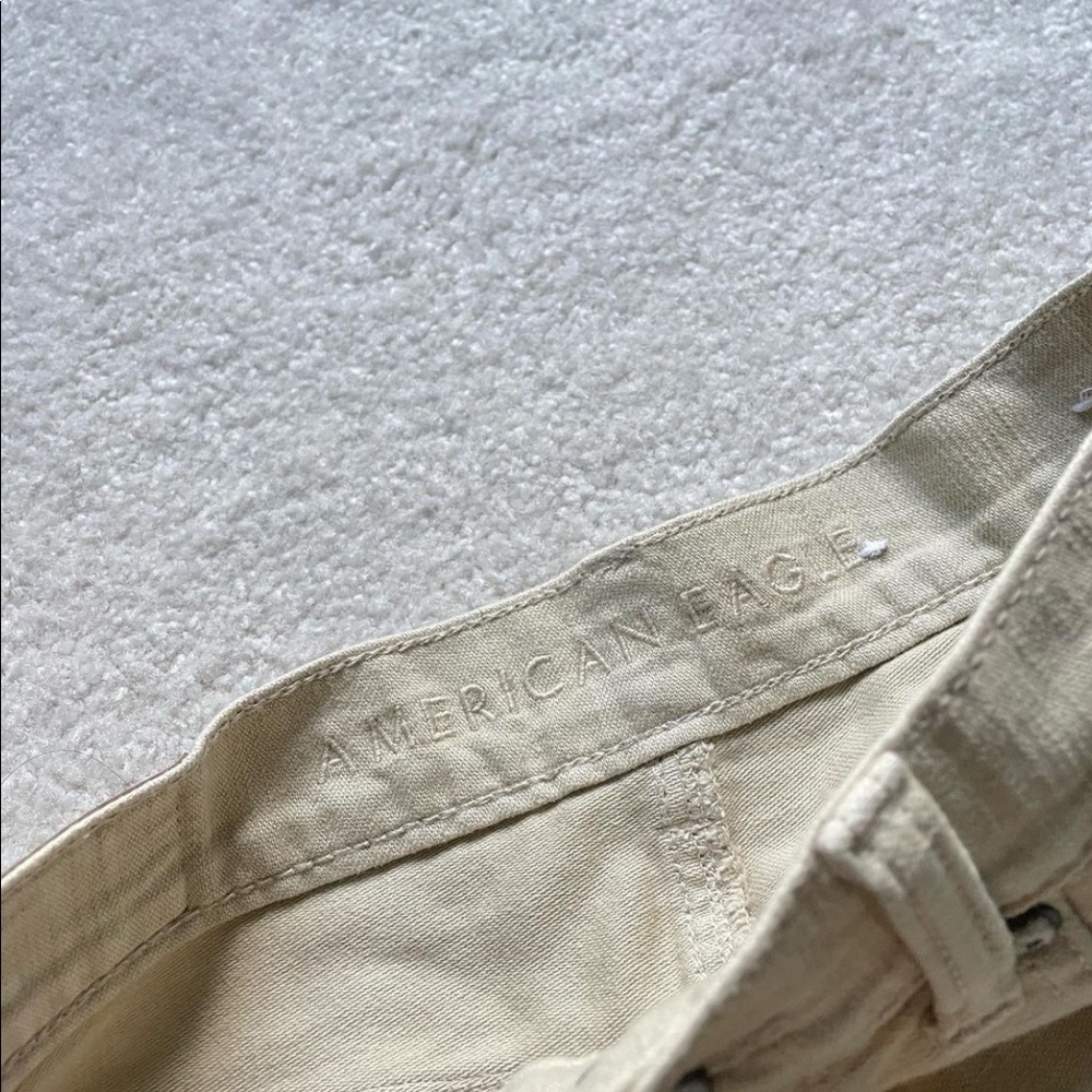 American eagle cream/beige mom shorts